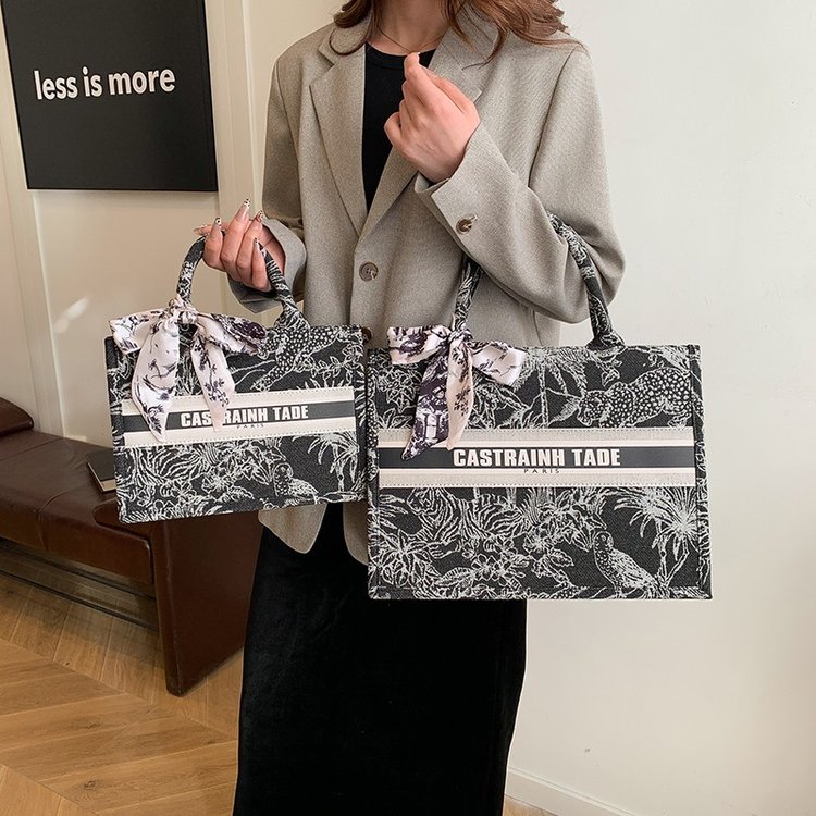 High-End Fashionable Vintage D – Vintage Fashion In Paris Bewertung und Preis