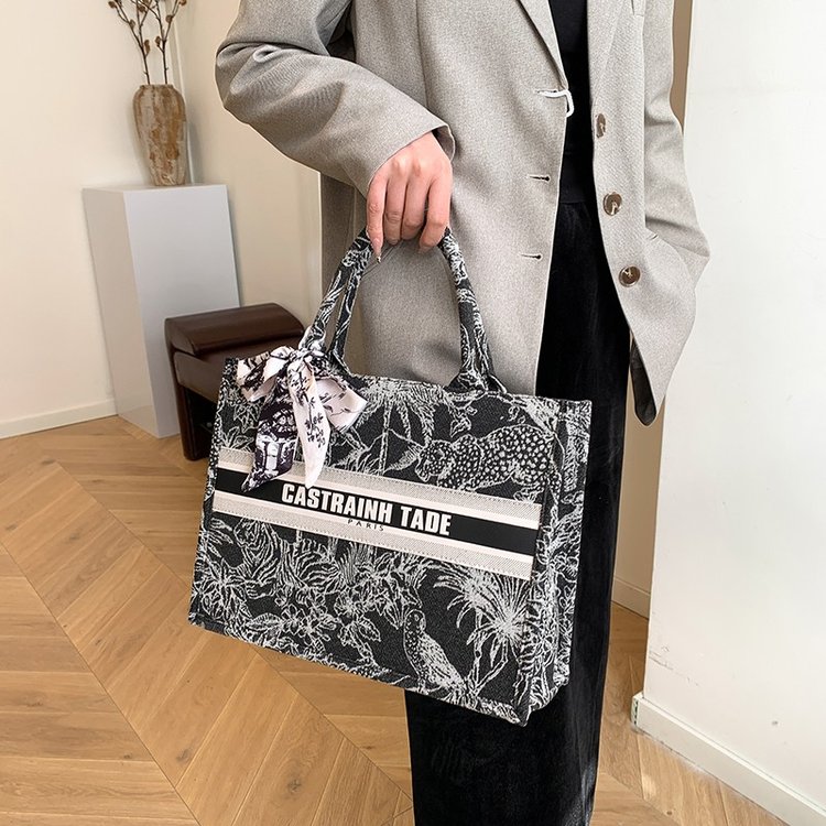 High-End Fashionable Vintage D – Vintage Fashion In Paris Bewertung und Preis